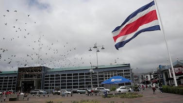 Ministro de Seguridad y alcalde de Cartago se tiran la culpa por el polémico cierre de negocios