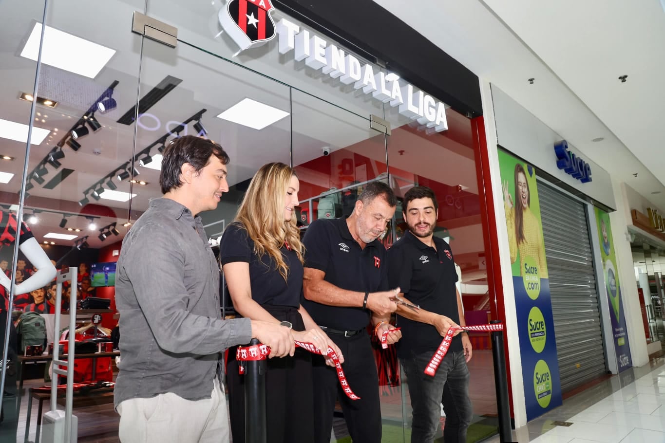 Alajuelense tiene nueva tienda en Multiplaza Escazú