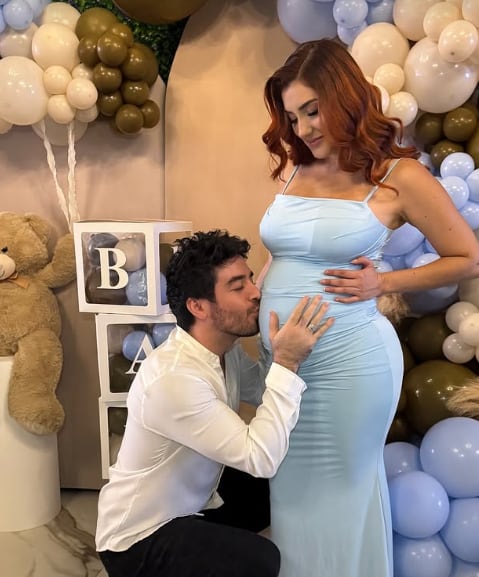 Rodrigo Lagunas y la madre de su hijo Stephanie Vega.