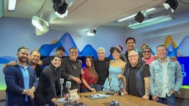 (Video) Temblor agarró a los imitadores de Pelando el ojo en vivo