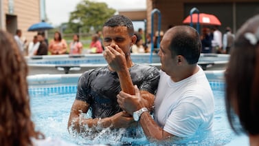 Testigos de Jehová confirman que las buenas noticias de Dios están en la Biblia