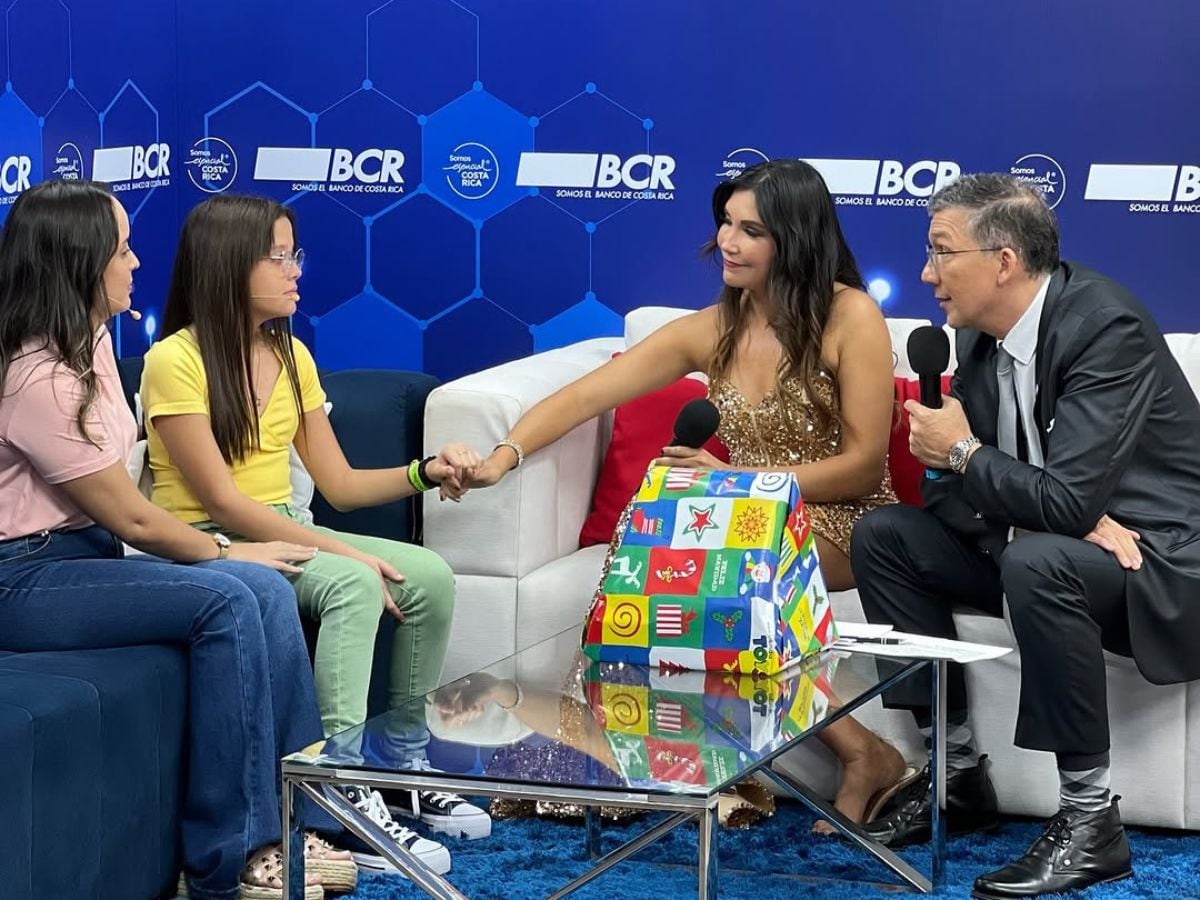 Ginnés Rodríguez formó parte del elenco de presentadores de la Teletón 2024 y vivió con todo el momento en que presentaron la pizarra final. Foto: Tomada de redes sociales.