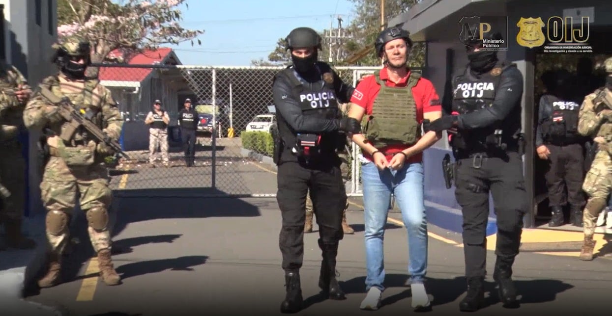 Celso Gamboa y Edwin López, alias Pecho de rata, fueron trasladados en un avión de la DEA hacia Estados Unidos. Son los primeros extraditados de Costa Rica por narcotráfico.