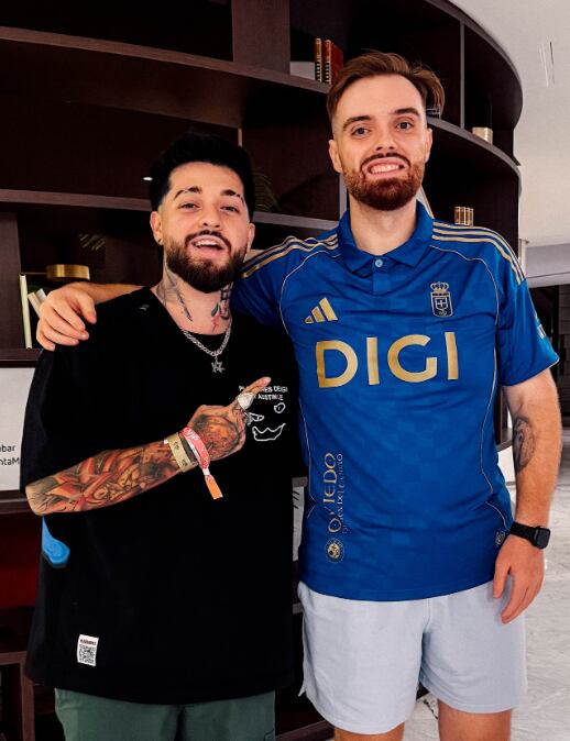 Keiz y Celeste Rodríguez junto a Ibai Llanos