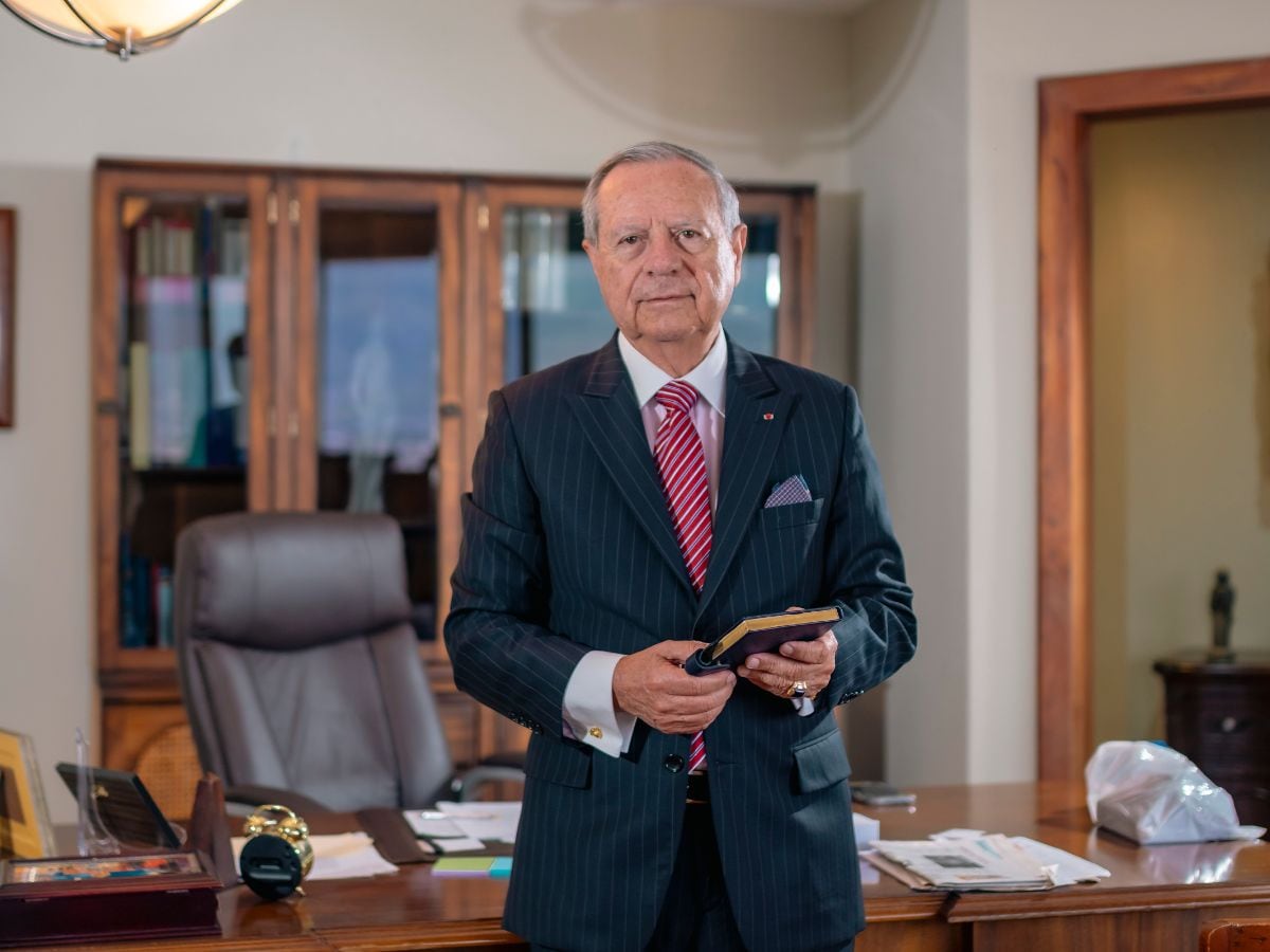 Enrique Castillo renunció a su puesto en la lucha interna por la candidatura presidencial de Liberación Nacional.