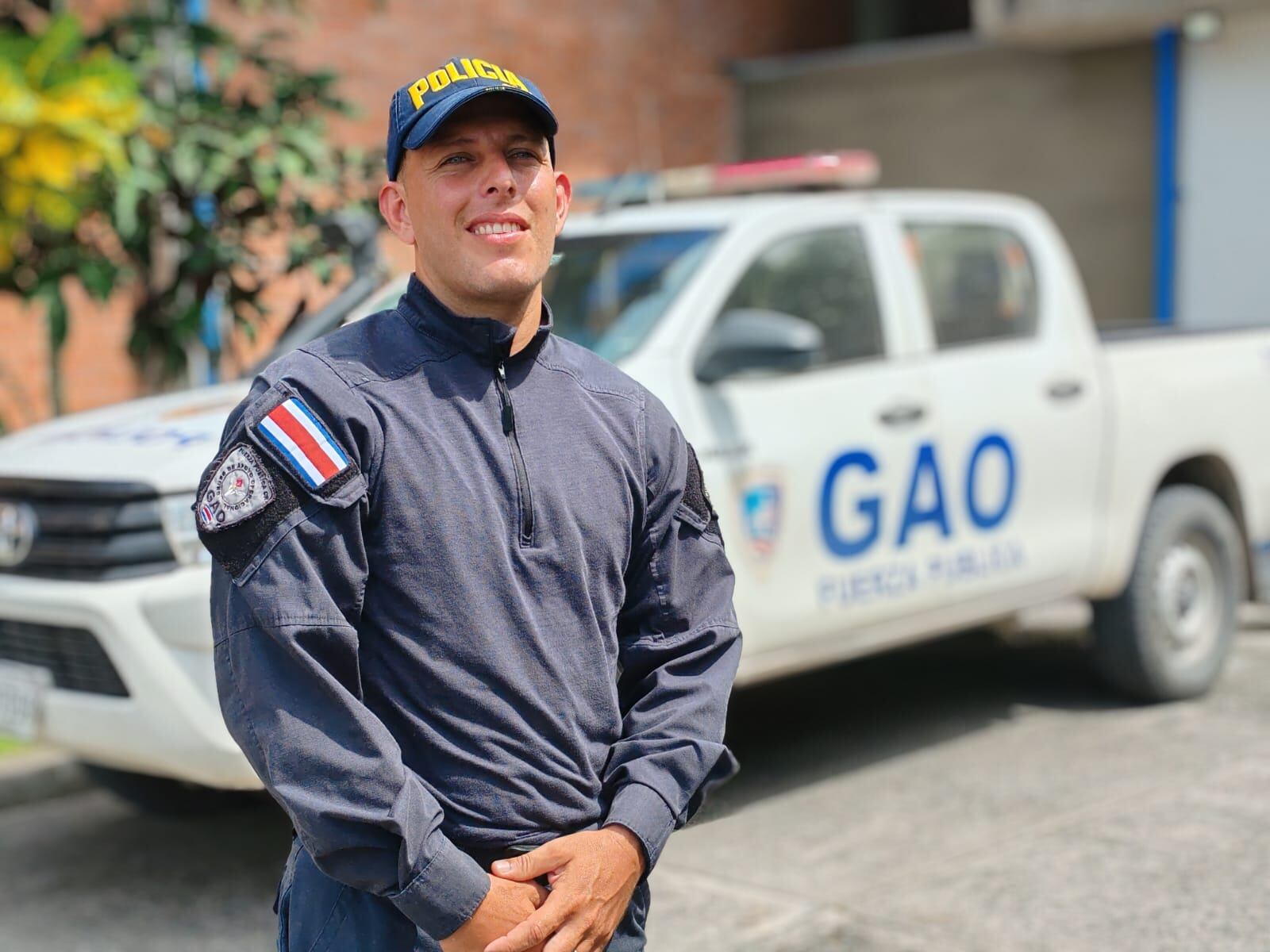 Gabriel Sequeira oficial que atendió parto en un carro