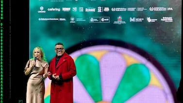 Conozca la historia del puntarenense que empezó cosiendo “a puro ojo” y hoy conquista el mundo de la moda