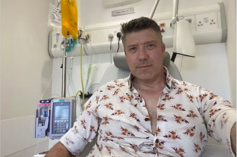 Chris Cotton tomó jugo de arándanos para curarse de una infección urinaria que no tenía