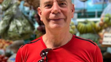 Toda una vida en el mercado: Miguel Sánchez, el comerciante que vio cambiar Heredia desde el suelo