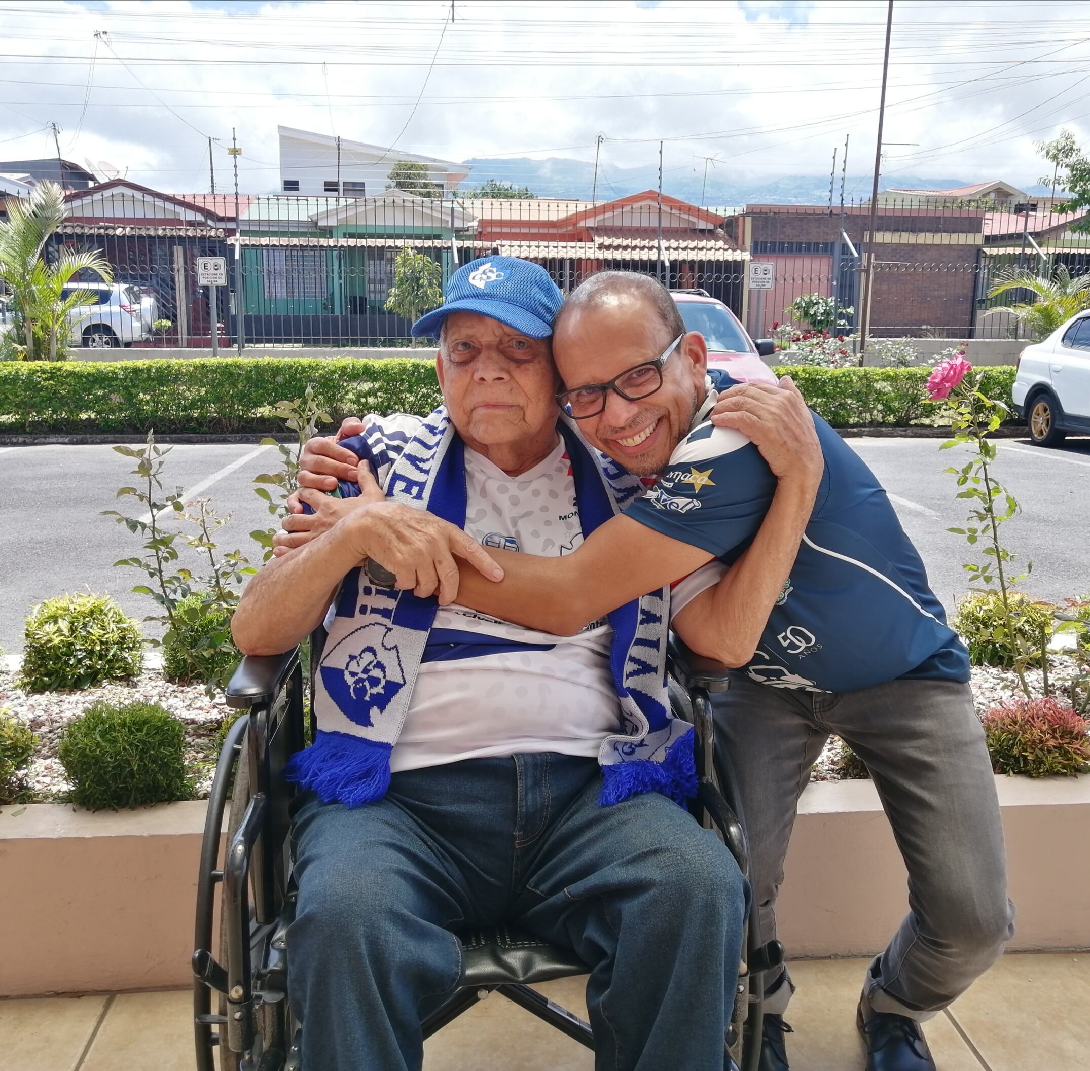 José Ángel Rodríguez, aficionado del Cartaginés que vivió a 3 de los 4 títulos de los brumosos. Keyna Calderón.