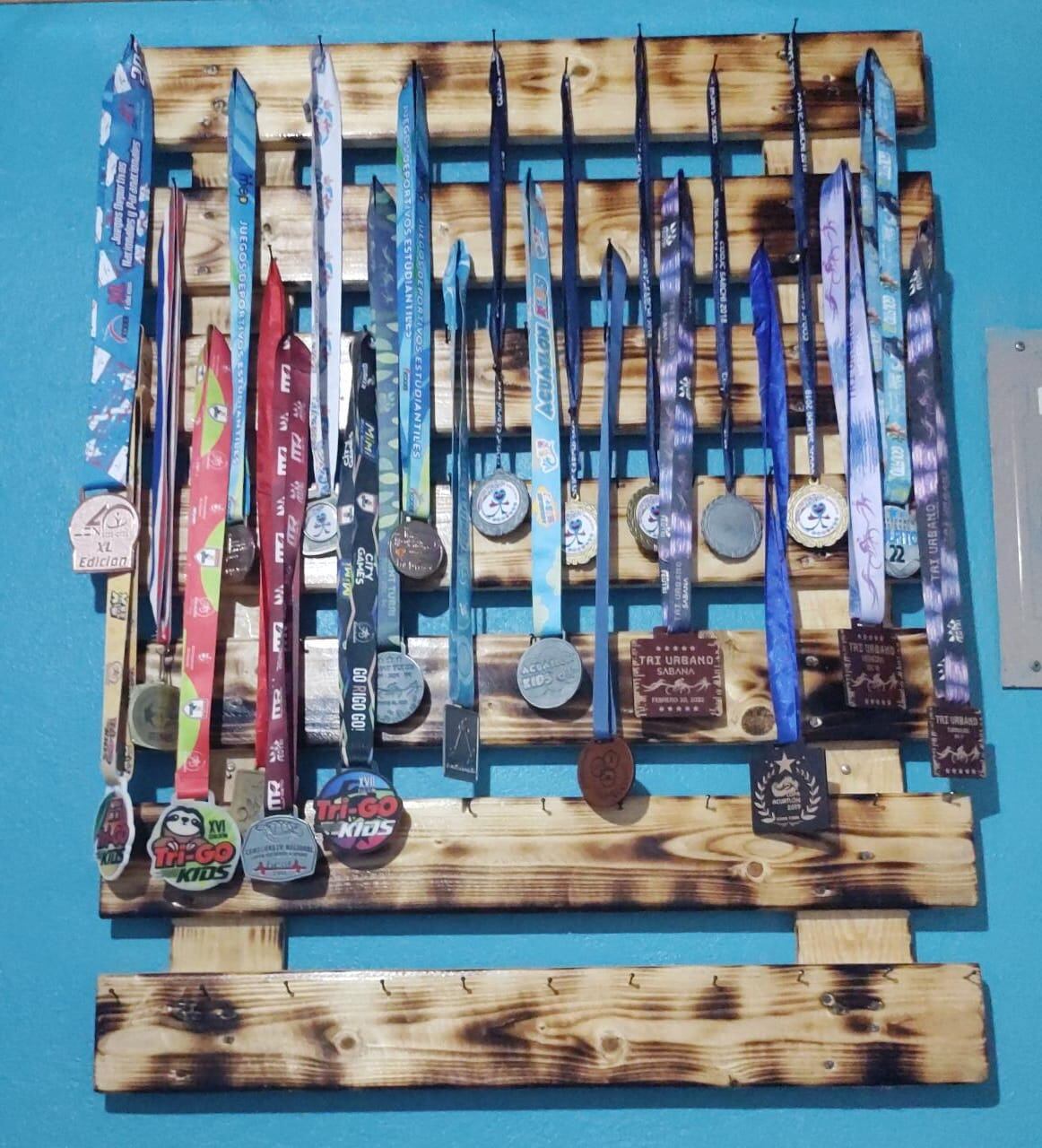 Adolescente súper carga ya cuenta con más de 20 medallas en diferentes competiciones