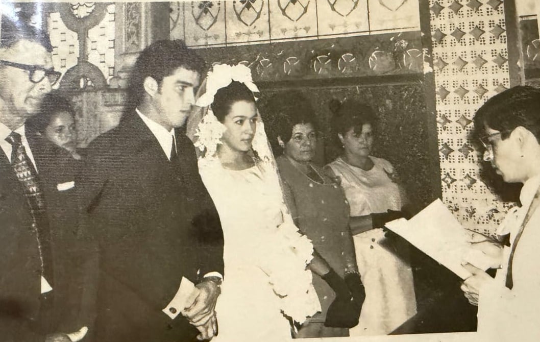 Miguel Quirós vivió y sobrevivió dos de las tragedias volcánicas que más marcaron la historia de Costa Rica. Primero sobrevivió a la erupción del Irazú y, cinco años después, al despertar del Arenal. La foto cuando se casó con En la foto de hoy día con su esposa Lidia del Carmen Corrales Jiménez.
