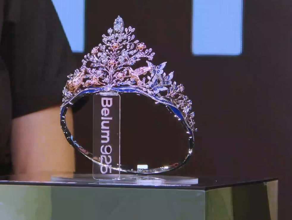 Esta es la corona que ganará la Miss Universe Costa Rica 2026 la cual está inspirada en el Parque Nacional Corcovado.