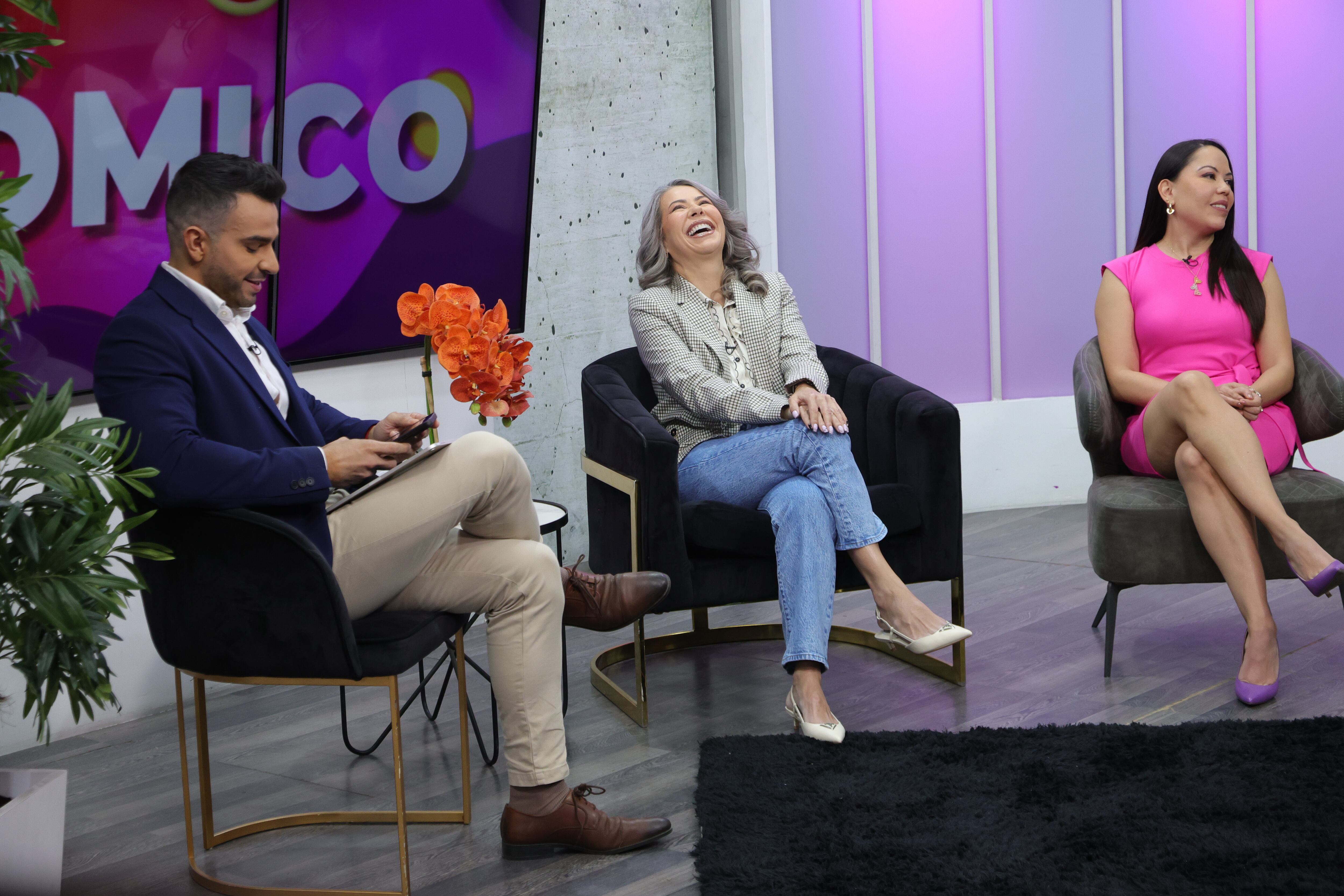 Fotos de Kattya Granados mamá Mamá de Keylin Sanchez durante programa en Canal 8 / foto John Durán