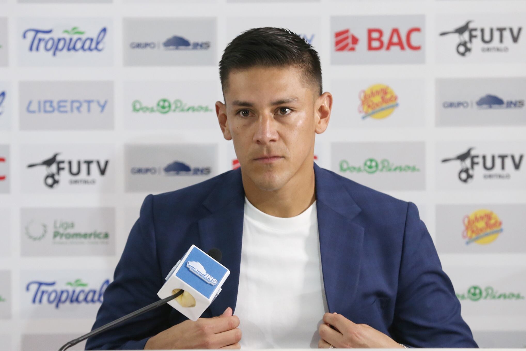 30/08/24/ Conferencia de prensa de Vladimir Quesada DT de Saprissa y presentación de Óscar Duarte y Deyver Vega como májenos jugadores de Saprissa / Foto John Durán
