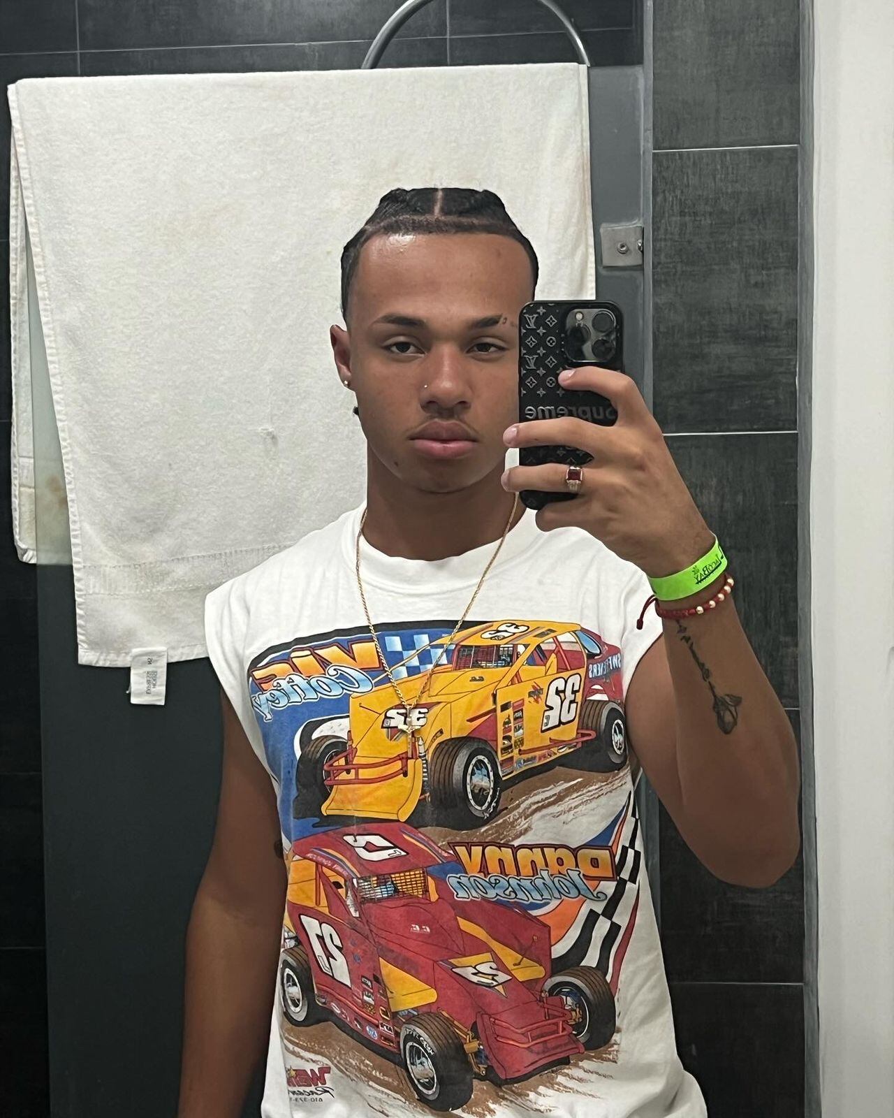 Reydrian Wright, mejor conocido como El Broki CR, creador de contenido.