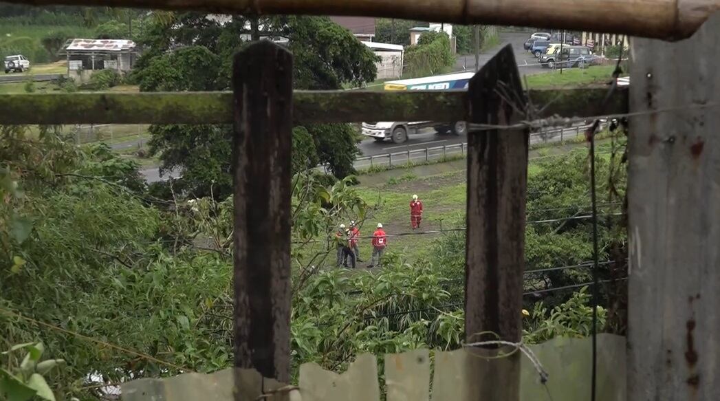 Evacuan a 72 personas por deslizamiento en San Rafael de La Unión. Foto Cruz Roja.