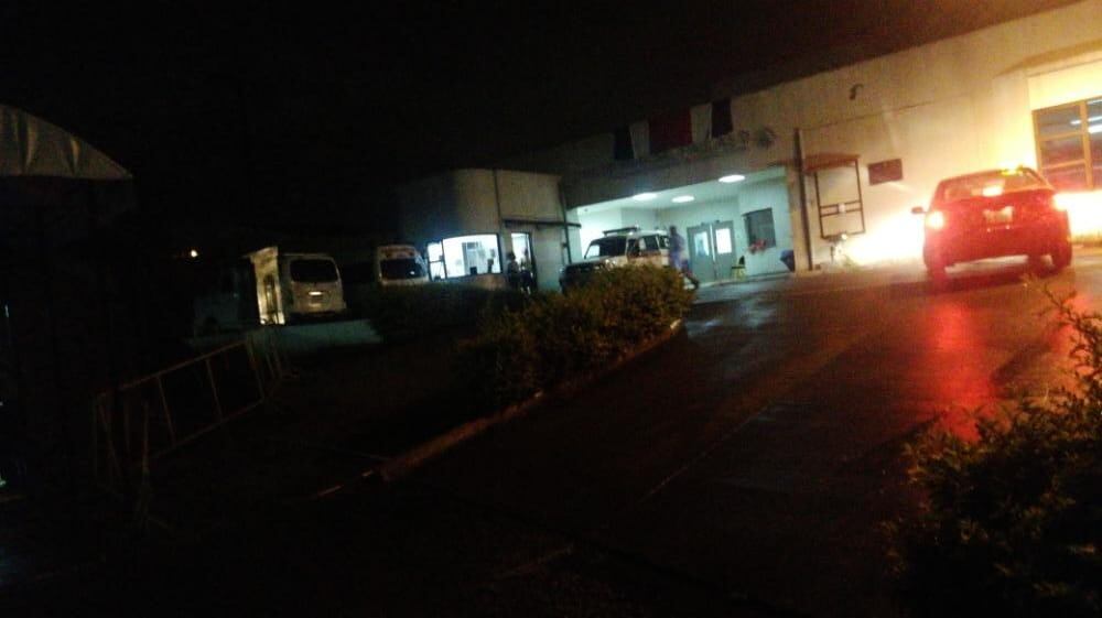 Michelle Ávalos Álvarez es una joven desamparadeña de 23 años, quien asegura que la noche del pasado 5 de octubre fue enviada a su casa en bus a pesar de ser paciente positiva de Covid-19. Esta foto la tomó Michelle para demostrar que sí habían ambulancias.