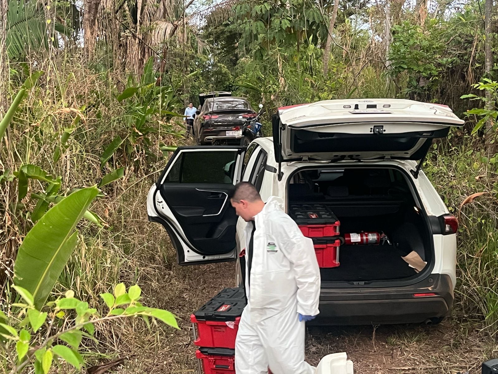 El paradero de Rashab García Valverde, de 32 años y Nelson Pavón Largaespada, de 34 años, es incierto y el OIJ revisa lotes baldíos en San Mateo y en Orotina en buscas de pistas. Foto: Alejandra Morales, La Teja