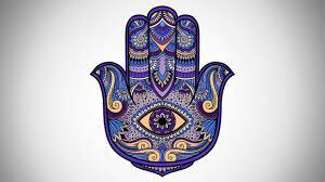 Esta es una mano de Fátima que supuestamente atrae la suerte y la felicidad.