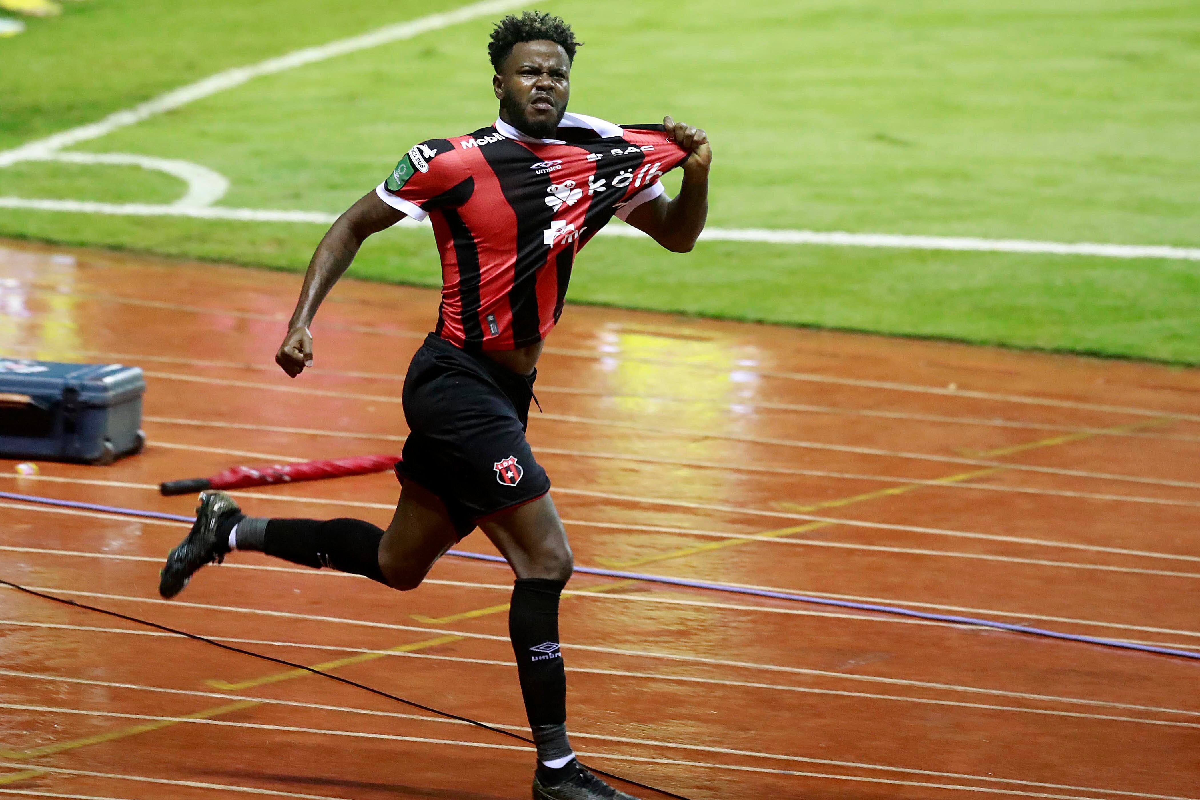 18/11/2023     Estadio Nacional, La Sabana. La Liga Deportiva Alajuelense y el Deportivo Saprissa se enfrentaron este sábado en una nueva edición del Clásico Nacional. Se dio en la final del Torneo de Copa, a estadio casi lleno, con la presencia de las dos aficiones más grandes del país.