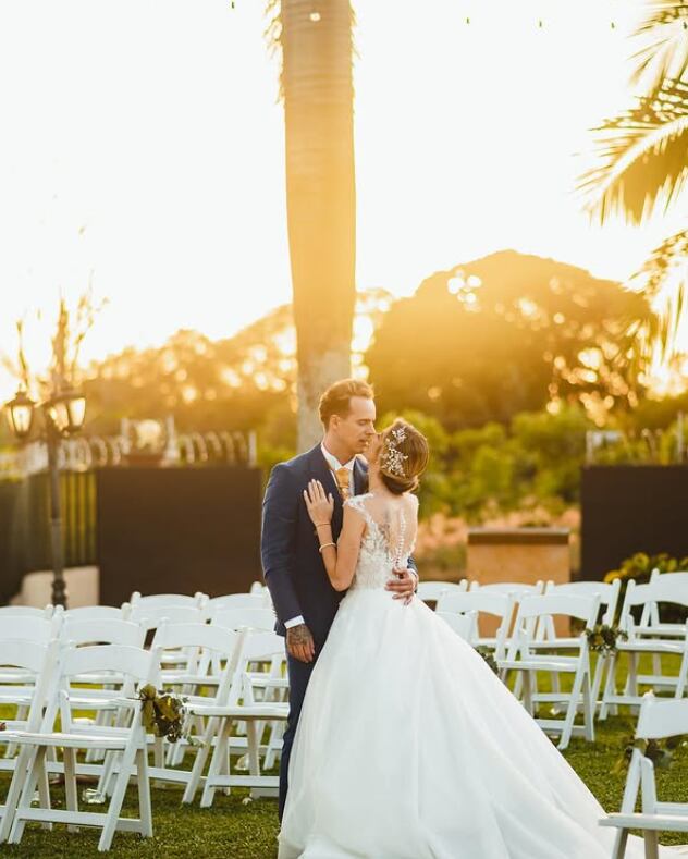 Alejandro Camacho, quien este domingo oficializó en Instagram el paso que dio el 25 de enero con su ahora esposa, Stephanie Acuña.