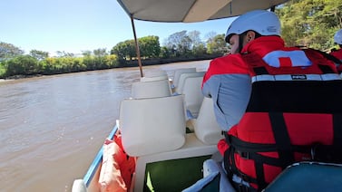 Hallan cuerpo de hombre desaparecido tras accidente acuático en Bebedero de Cañas