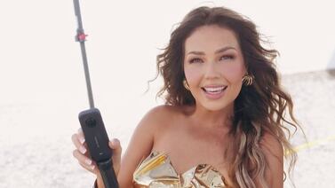 Thalía le dio una tremenda sorpresa a diseñador de modas tico que jamás olvidará