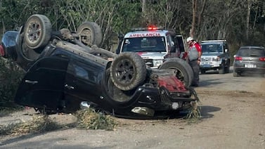 Hombre que murió en trágico vuelco de su carro tenía 33 años