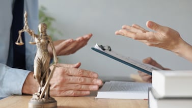 A tan solo 200 metros de Casa Presidencial se da una situación que viola la Ley