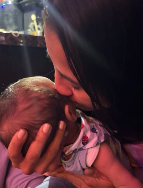 Yokasta Valle pudo conocer a su sobrino Bastian.