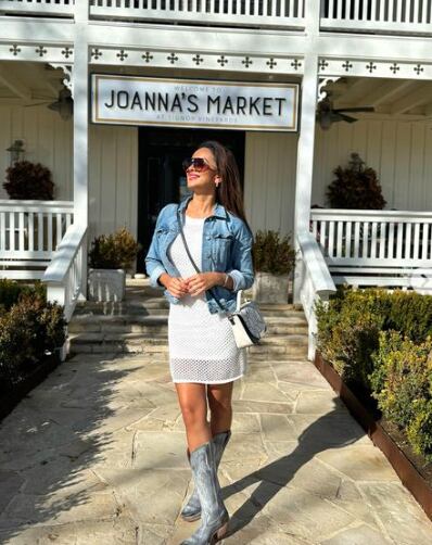 La modelo Johanna García vivió su primer eclipse de sol en Texas, Estados Unidos.