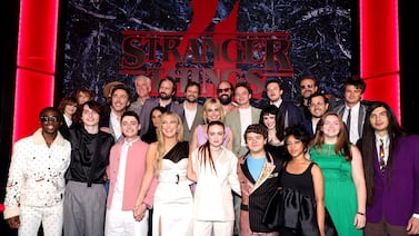 Maya Hawke reúne al elenco de “Stranger Things” en su boda; la actriz dio el sí al músico Christian Lee Hutson