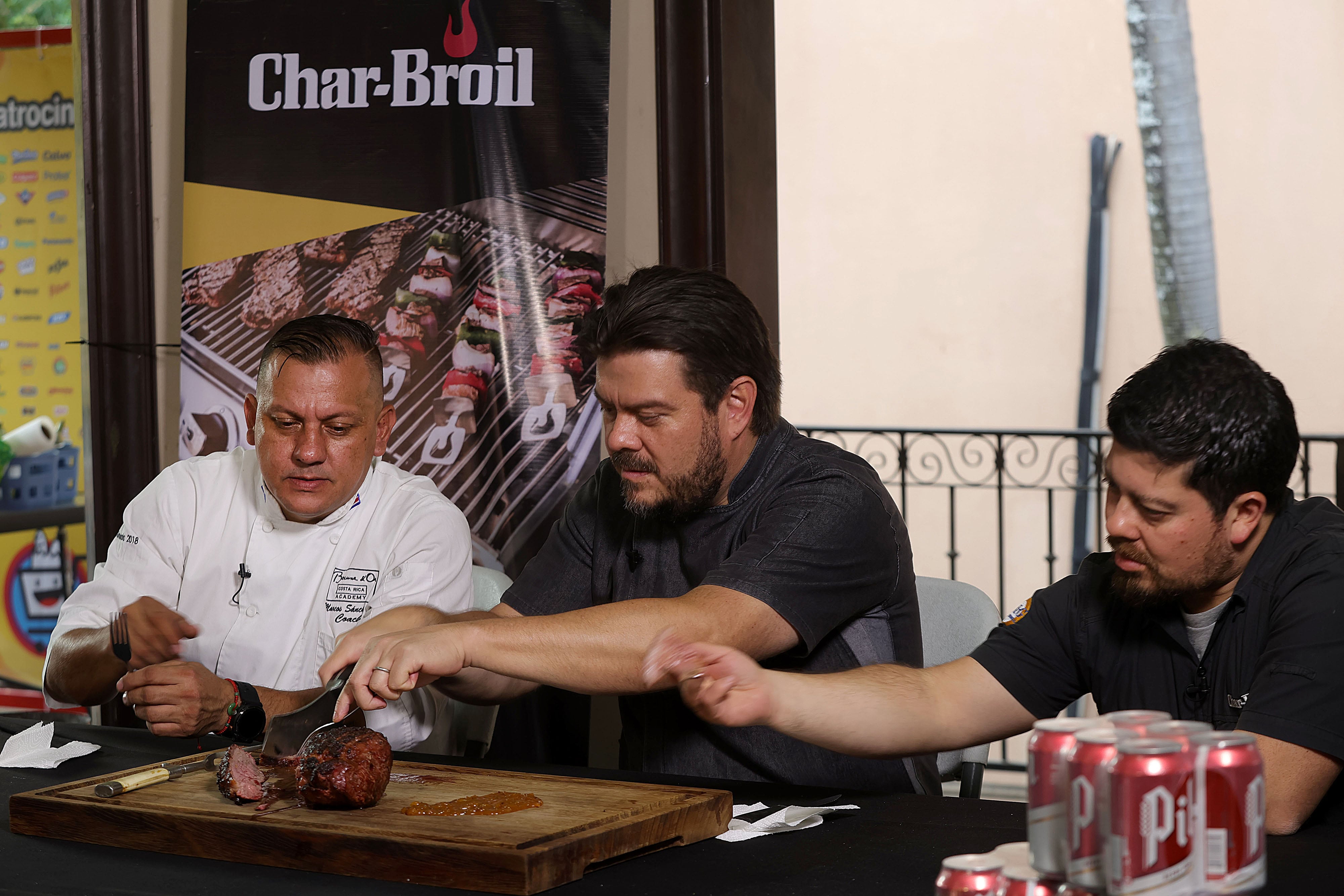 Guerra de Parrillas, reality show de La Teja 2