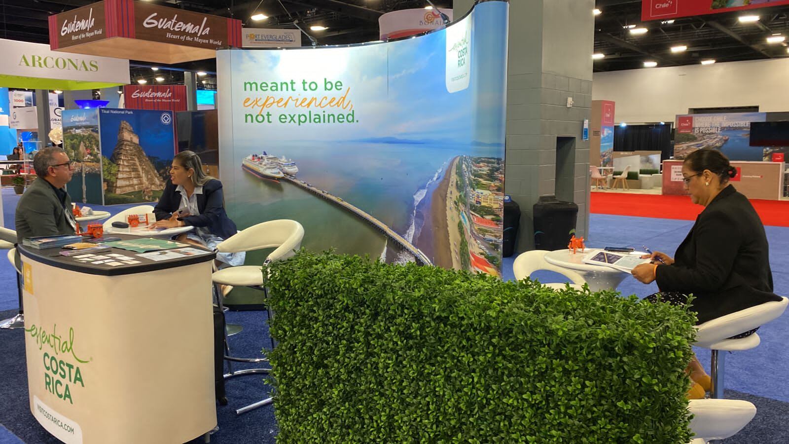 La Seatrade Cruise Global es la feria de cruceros más importante del mundo, la principal plataforma de exhibición de la industria mundial de este segmento y el único evento garantizado para reunir a todos los pesos pesados del negocio