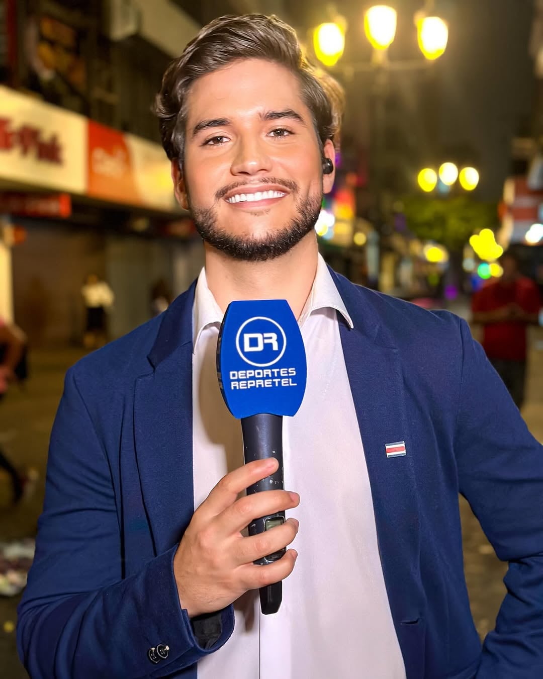 En una historia que publicó en Instagram este sábado, Alejandro Coto desaprobó los pleitos que protagonizaron jugadores y aficionados en el Morera Soto y criticó a los clubes de fútbol por las medidas que toman tras esas conductas.