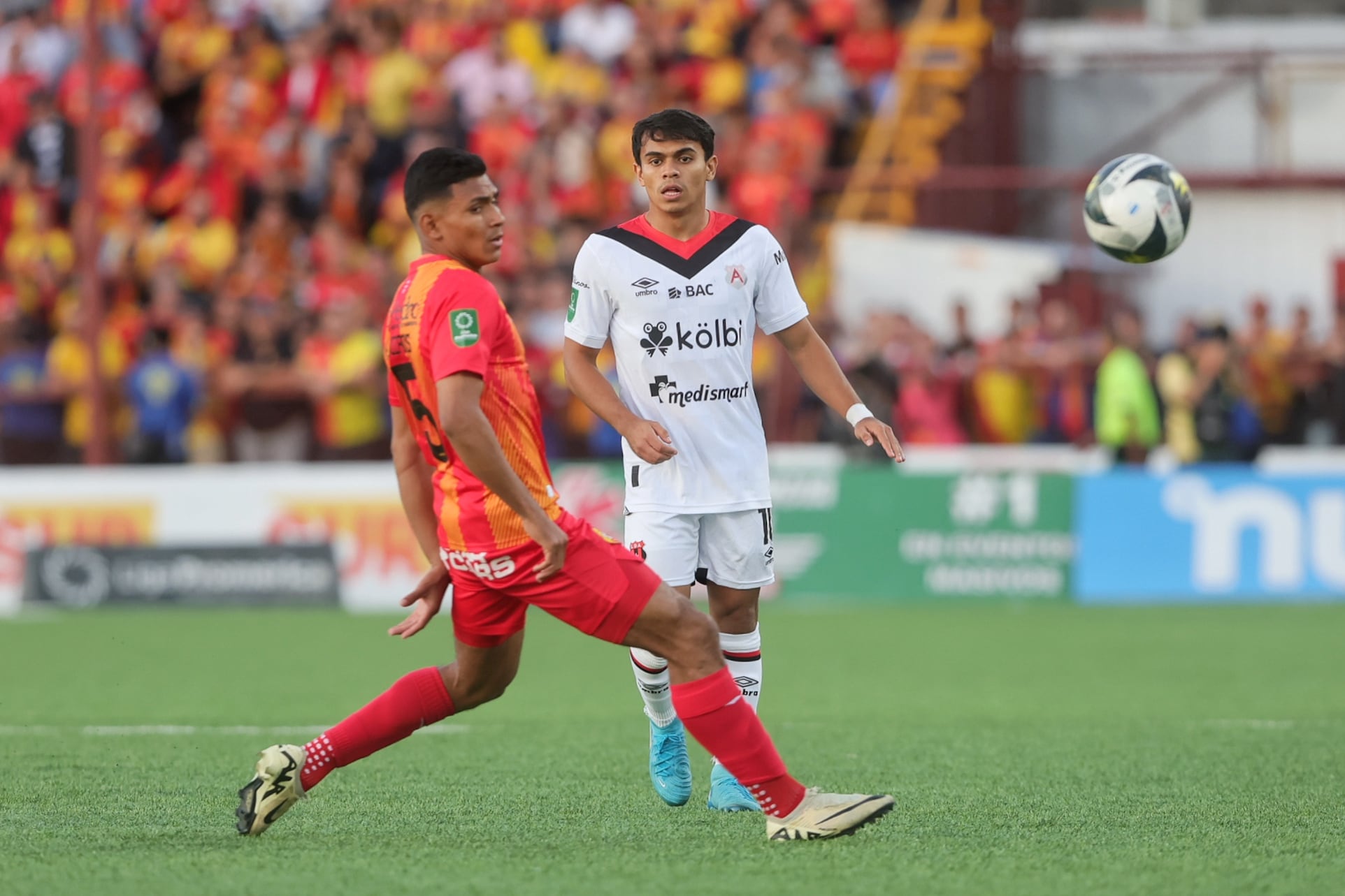 22/12/2024 / Juego entre Herediano vs Liga Deportiva Alajuelense por el partido de ida de la gran final del torneo Apertura de la Liga Promerica / foto John Durán