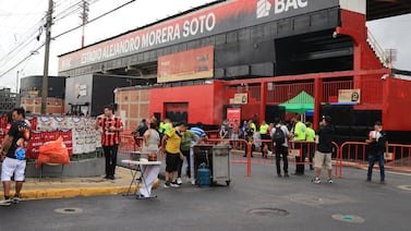 Peligrosa emergencia dentro del estadio Alejandro Morera Soto deja a una persona herida