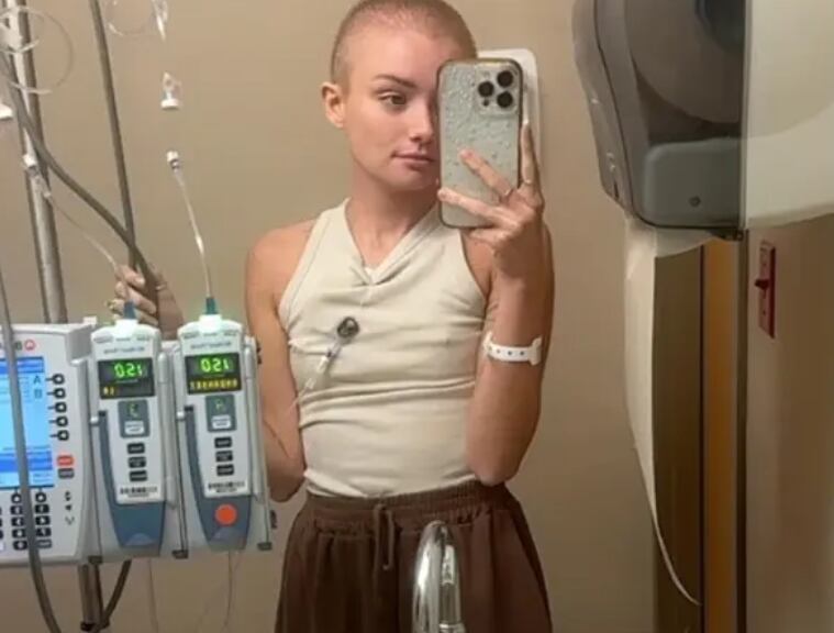 A Savannah Caldwell, una joven de 25 años le dijeron que era demasiado joven para tener cáncer de seno. Instagram Savannah Caldwell.