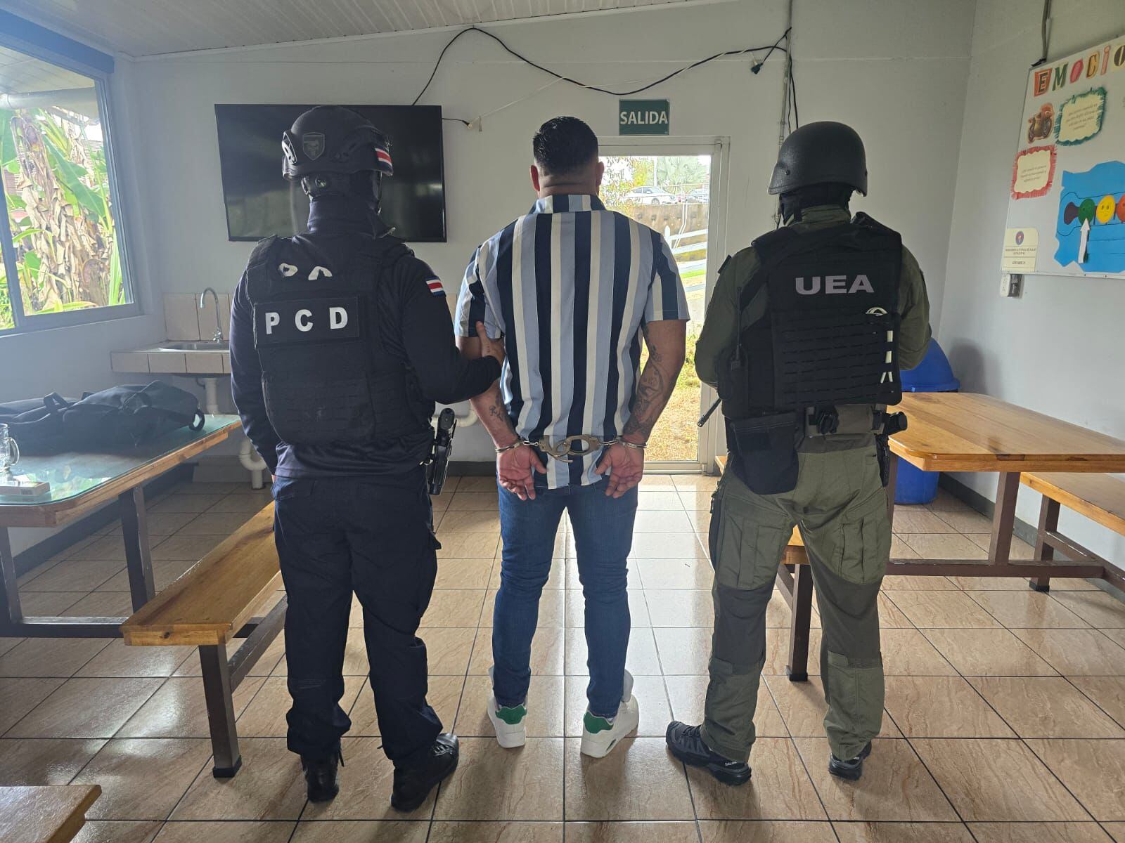 El oficial de Fuerza Pública detenido para extradición es de apellidos Corella Amador, también conocido como “Rojo”.