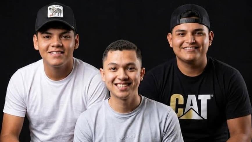 José Daniel Araya Arana, David Arana Rodríguez, Randy Josué Rodríguez Paniagua, los tres fallecidos en La Fortuna de San Carlos, al estrellarse el domingo 14 de junio del 2026. Foto: Tomada de redes sociales