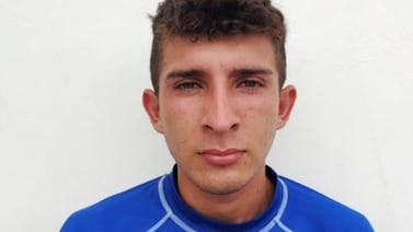 Papá de joven al que mataron para robarle celular presume que primo estaría involucrado en el crimen