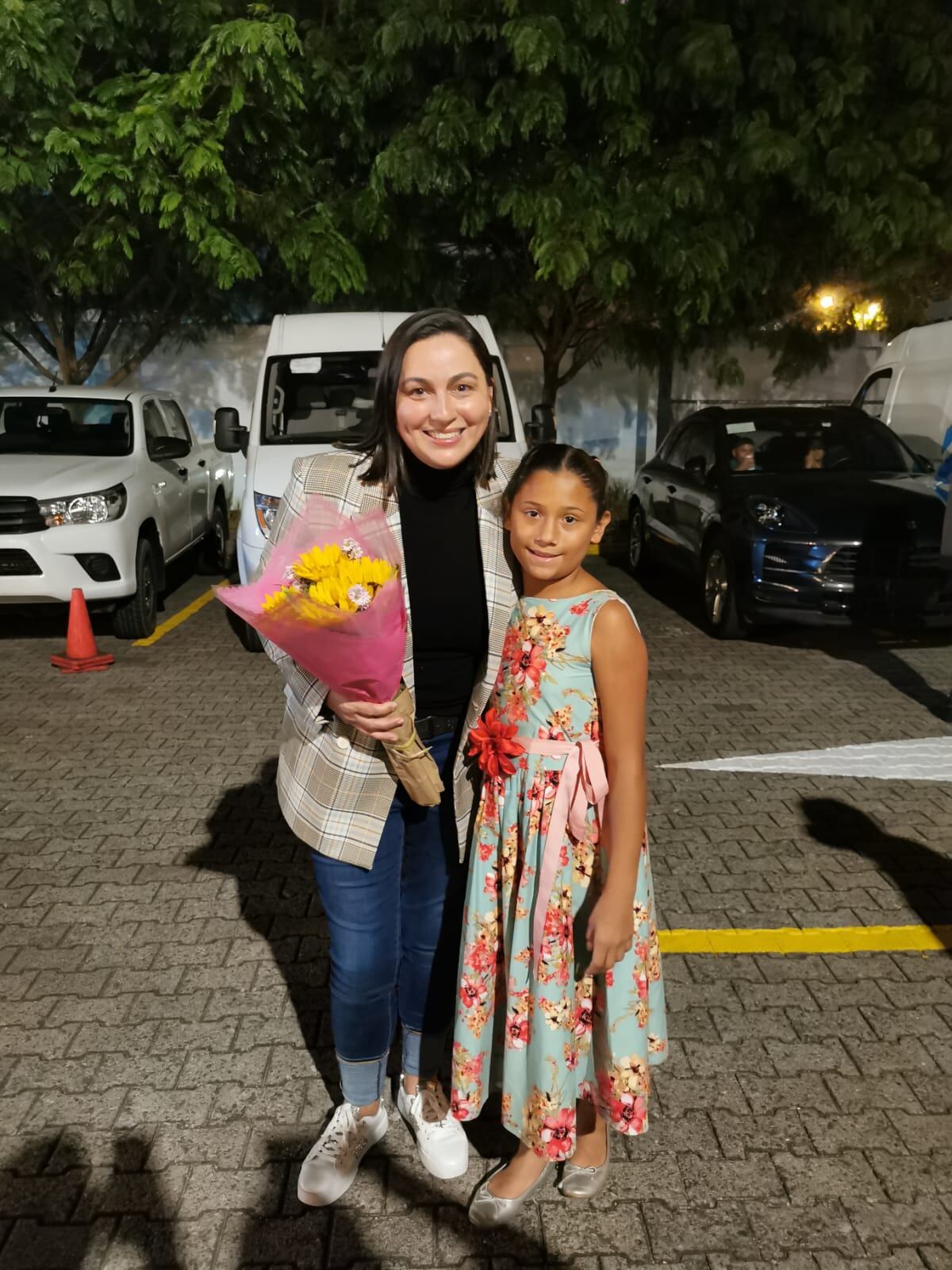 Entre líneas, programa en radio Costa Rica que reúne a tres generaciones