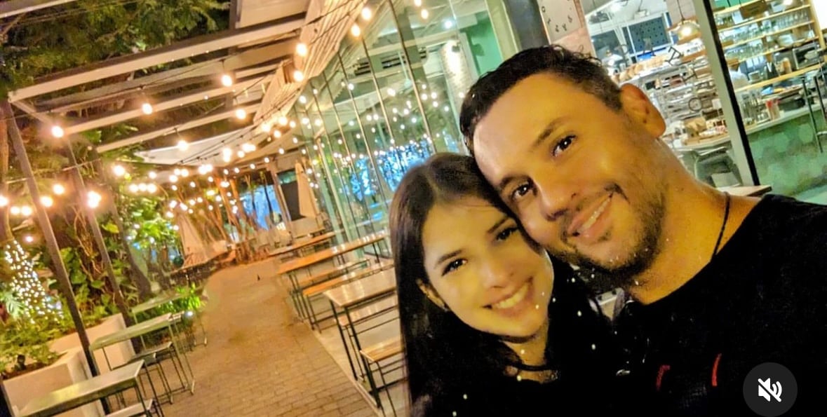 Wálter Campos y lo que perece ser su novia