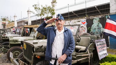 Excombatiente de 1948 viajó desde California para celebrar que su país sigue sin ejército