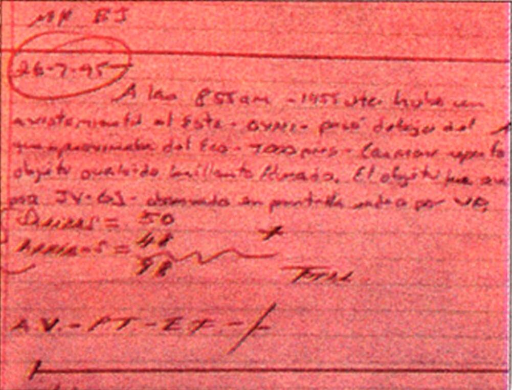 Exactamente a las 8:55 a.m. del 26 de julio de 1995, el piloto costarricense Everardo Carmona estaba sobrevolando Moravia con su avioneta T1-AL2 a unos 7 mil pies de altura y de pronto vio un objeto brillante y dorado en forma de huevo y grandísimo