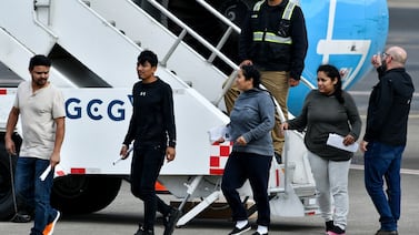 Costarricense venía junto con grupo de 25 migrantes enviados por Estados Unidos