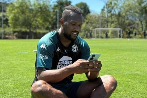 Kendall Waston sorprendió con una nueva faceta a propósito del Día del Trabajo