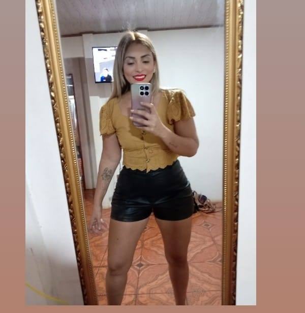 Yendry Vanessa Castro García, de 34 años, era una maestra de preescolar, madre de un muchacho de 17 de años y del pequeño Matheo, de 6 años, el niño que sobrevivió 15 horas solito en la montaña. Foto: Tomadas de redes sociales