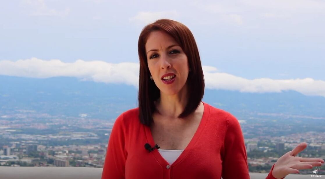 Gabriela Onetto es una periodista venezolana. Llegó a Costa Rica hace 8 años y es miembro del Comando ConVzla en Costa Rica y representante de Vente Venezuela (partido de María Corina Machado en el país).